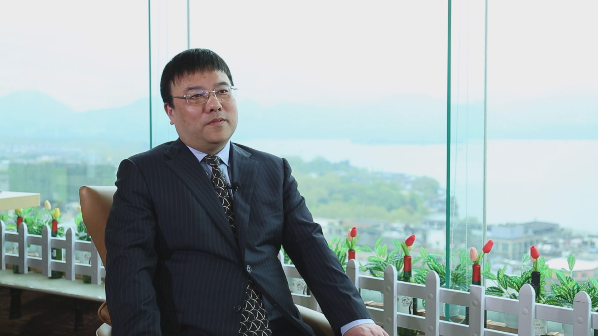洪志建：决策与服务，友好饭店的制胜法宝