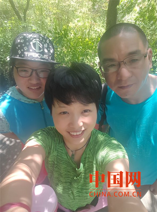 上城区公安分局清波派出所副所长任思恩全家福.jpg