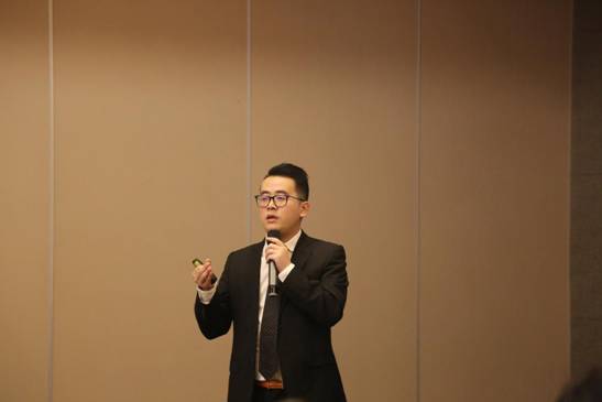 杨肖杭：做挣钱的公司不如做值钱的公司
