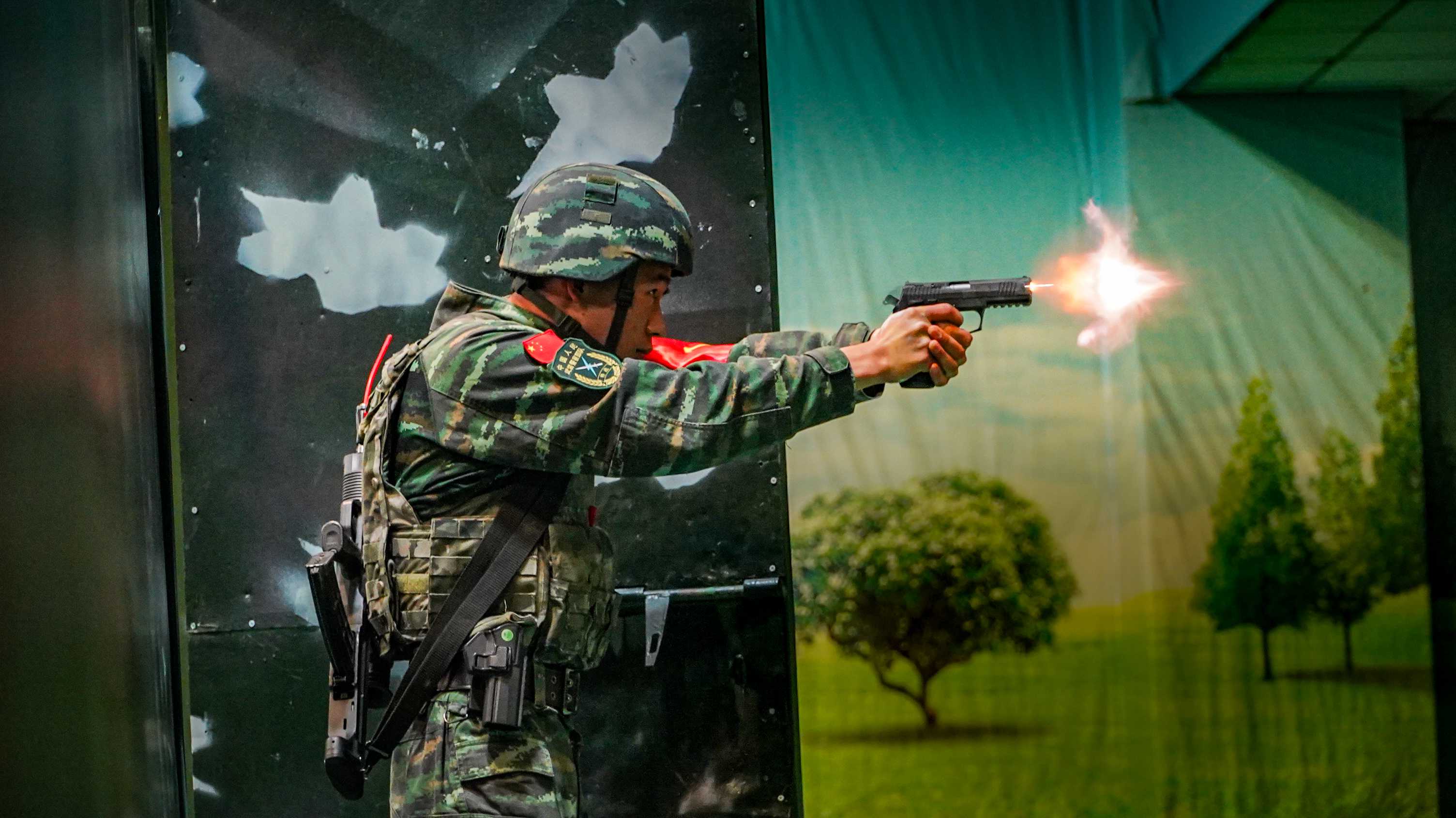 18突入识别射击.jpg