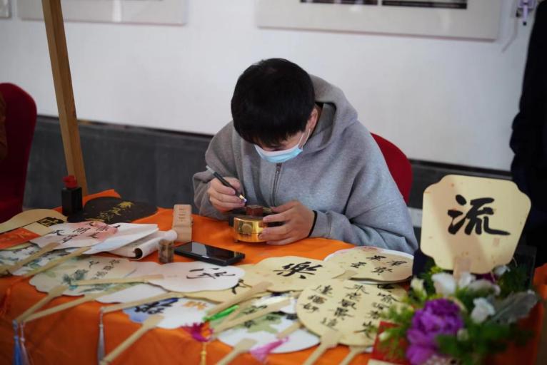 图片85.jpg